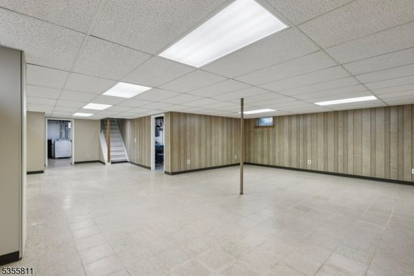 Empty room, Interior, Recessed Lighting, Wooden Walls