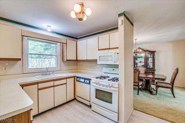 Chandelier, Dining room, Interior, Kitchen, Wood Texture Flooring