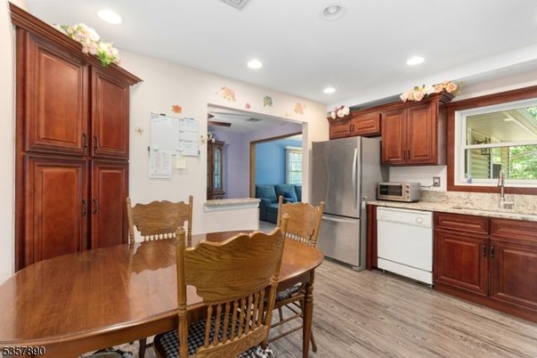 Dining room, Interior, Kitchen, Recessed Lighting, Wood Texture Flooring
