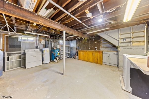 Interior, Washer, Wooden Beams