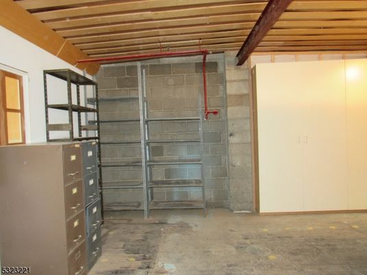 Garage, Interior, Wooden Beams
