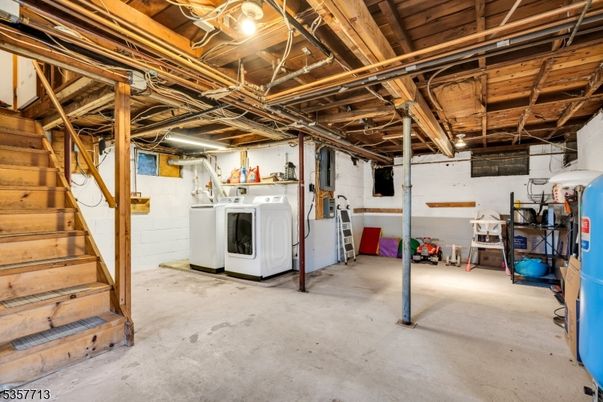 Interior, Washer, Wooden Beams, Wooden Ceilings