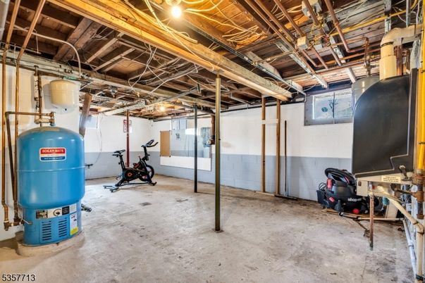 Fitness Equipment, Interior, Wooden Beams