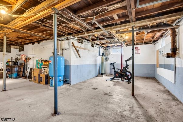 Fitness Equipment, Interior, Wooden Beams