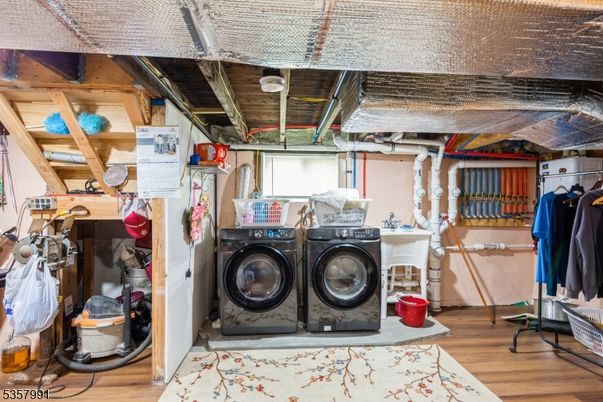 Interior, Washer, Wooden Ceilings, Wood Texture Flooring
