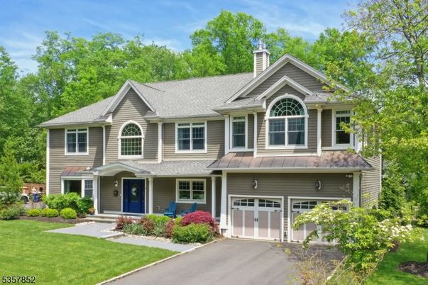 Attached, Exterior, Facade, Farmhouse