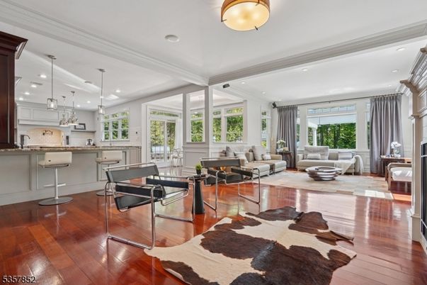 Interior, Kitchen, Living room, Pendant Lights, Recessed Lighting, Wood Texture Flooring