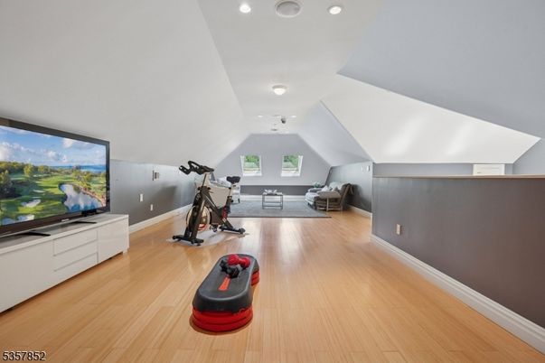 Fitness Equipment, Interior, Recessed Lighting, Wood Texture Flooring