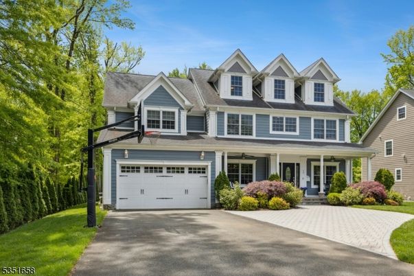 Attached, Exterior, Facade, Farmhouse