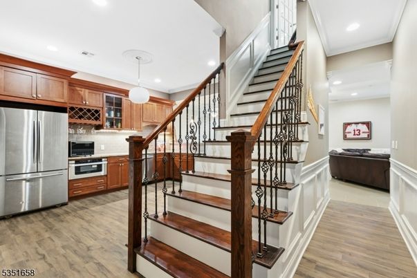 Interior, Kitchen, Living room, Pendant Lights, Recessed Lighting, Stainless Steel Appliances, Wood Texture Flooring