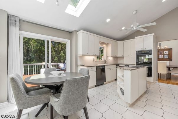 Dining room, Interior, Kitchen, Recessed Lighting