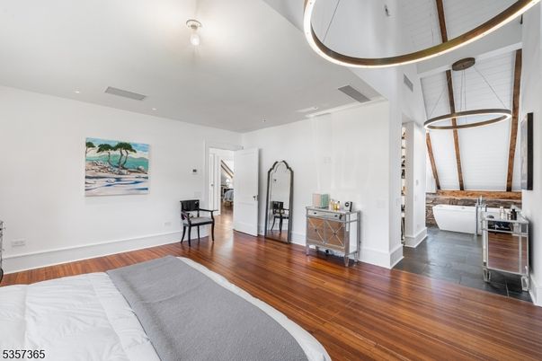 Interior, Pendant Lights, Recessed Lighting, Wood Texture Flooring
