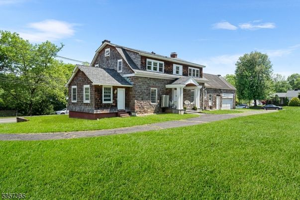 Attached, Backyard, Exterior, Facade, Brick Facade, Georgian