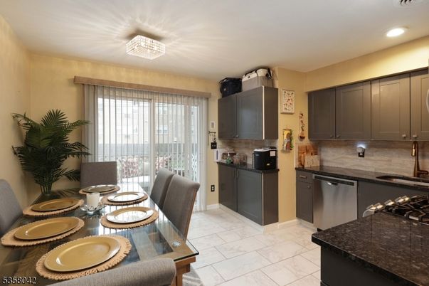 Dining room, Interior, Kitchen, Recessed Lighting