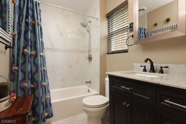 Bathroom, Interior, Marble, Marble Walls