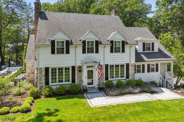 Exterior, Facade, Cape Cod
