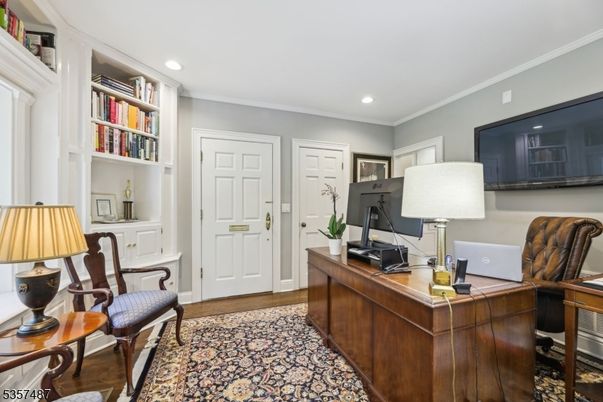 Home Office, Interior, Recessed Lighting, Wood Texture Flooring