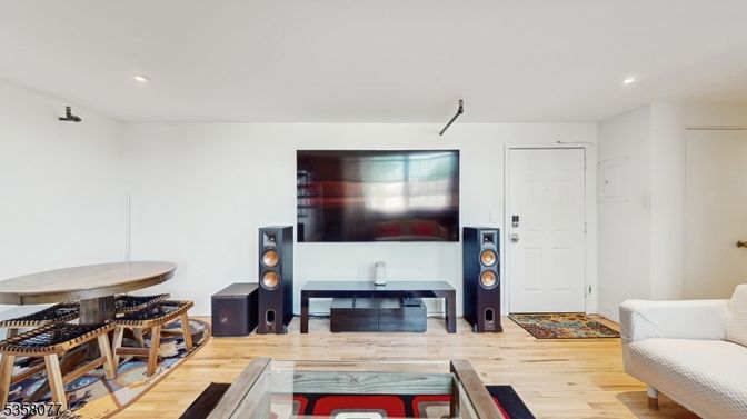 Interior, Recessed Lighting, Wood Texture Flooring