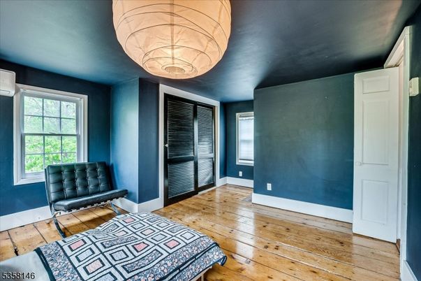 Interior, Pendant Lights, Wood Texture Flooring