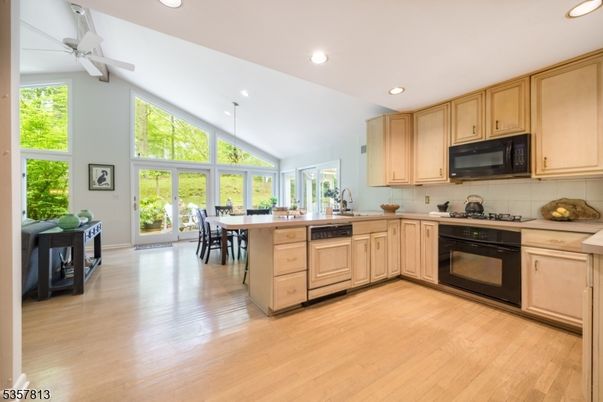 Dining room, Interior, Kitchen, Recessed Lighting, Wood Texture Flooring