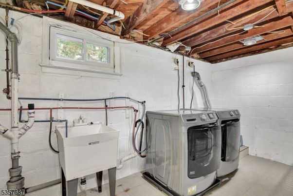 Interior, Washer, Wooden Beams, Wooden Ceilings