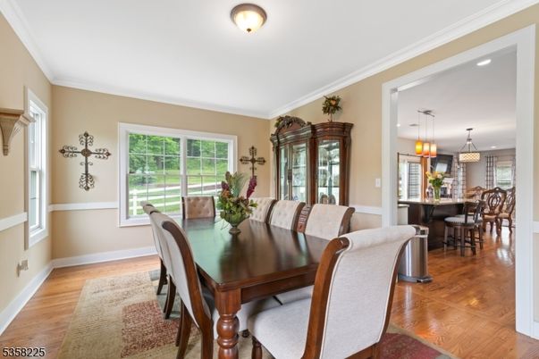 Chandelier, Dining room, Interior, Recessed Lighting, Wood Texture Flooring