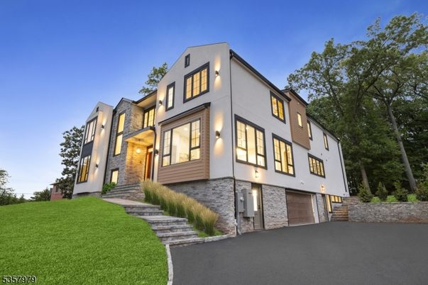 Attached, Exterior, Facade, Modern