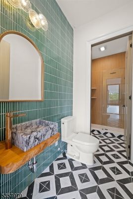 Bathroom, Interior, Recessed Lighting