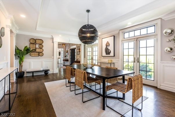 Dining room, Interior, Pendant Lights, Recessed Lighting, Wood Texture Flooring