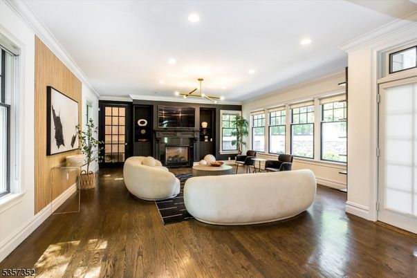 Fireplace, Interior, Living room, Pendant Lights, Recessed Lighting, Wood Texture Flooring
