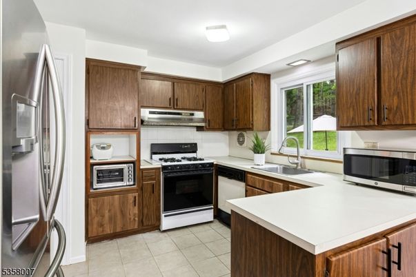 Interior, Kitchen, Stainless Steel Appliances