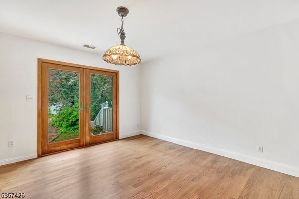 Empty room, Interior, Pendant Lights, Wood Texture Flooring