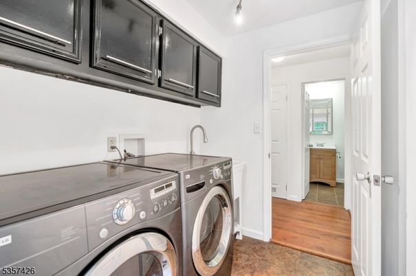 Interior, Washer, Wood Texture Flooring