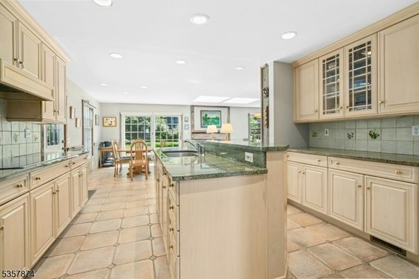 Dining room, Interior, Kitchen, Recessed Lighting