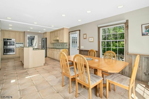Dining room, Interior, Kitchen, Recessed Lighting