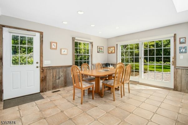Dining room, Interior, Recessed Lighting