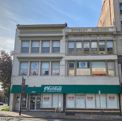 Exterior, Facade, Rowhouse