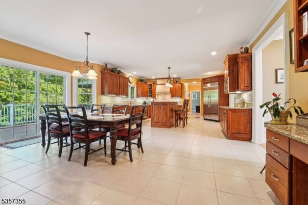 Dining room, Interior, Kitchen, Pendant Lights, Recessed Lighting, Stainless Steel Appliances