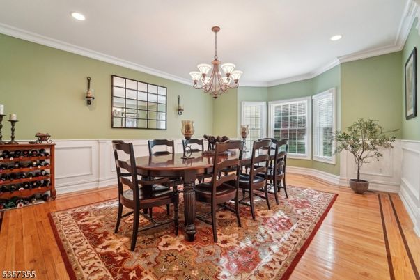 Chandelier, Dining room, Interior, Recessed Lighting, Wood Texture Flooring