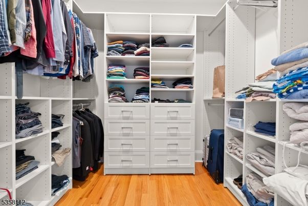 Interior, Walk-in Closets, Wood Texture Flooring