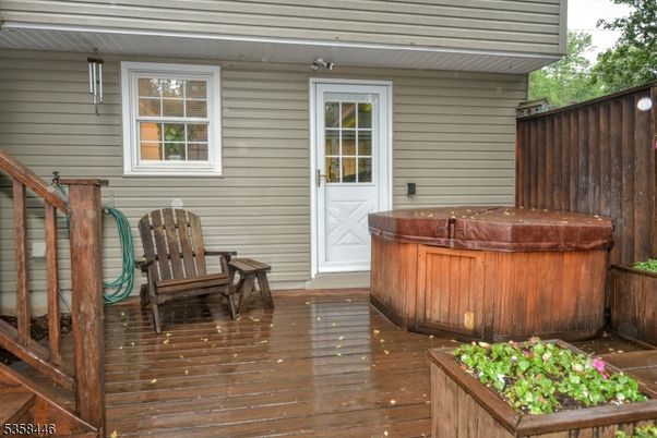 Exterior, Hot Tub