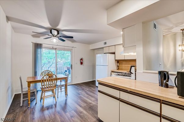 Dining room, Interior, Kitchen, Pendant Lights, Recessed Lighting, Wood Texture Flooring