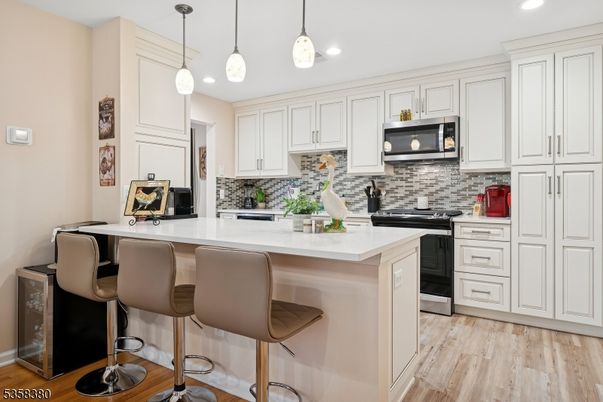 Interior, Kitchen, Pendant Lights, Recessed Lighting, Wood Texture Flooring