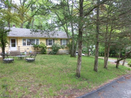 Backyard, Exterior, Facade, Cape Cod