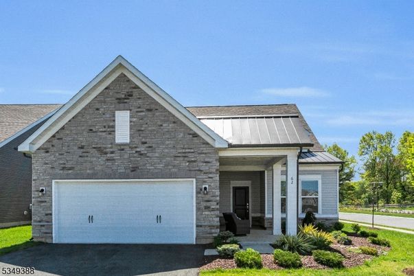 Attached, Exterior, Facade, Brick Traditional