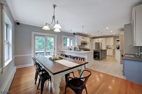 Dining room, Interior, Kitchen, Pendant Lights, Recessed Lighting, Wood Texture Flooring