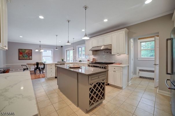 Dining room, Interior, Kitchen, Pendant Lights, Recessed Lighting, Stainless Steel Appliances