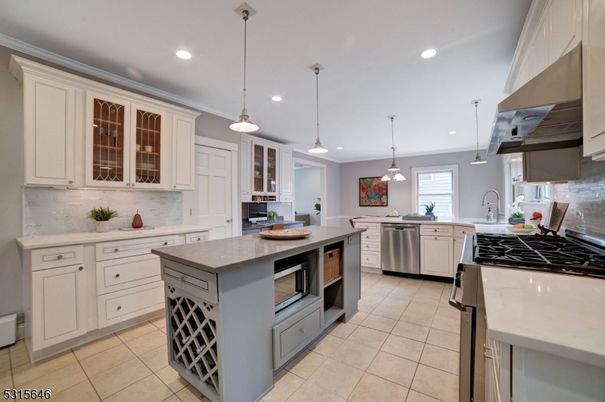 Interior, Kitchen, Pendant Lights, Recessed Lighting, Stainless Steel Appliances