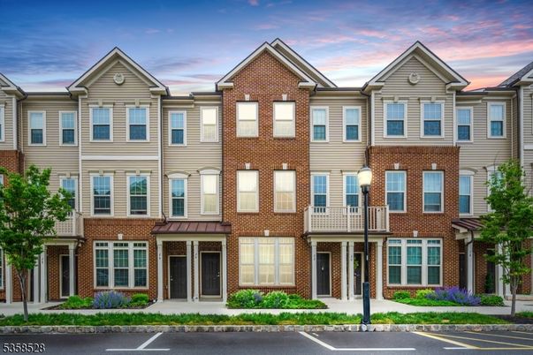 Exterior, Facade, Brick Facade, Rowhouse
