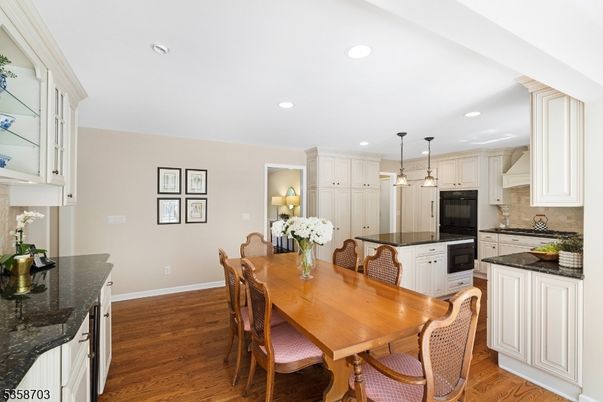 Dining room, Interior, Kitchen, Pendant Lights, Recessed Lighting, Wood Texture Flooring
